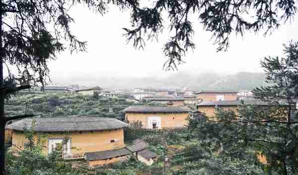 福建土楼中最古老和最年轻均在初溪，交通不便游客少，保留原生态