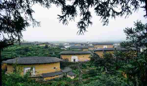 福建土楼中最古老和最年轻均在初溪，交通不便游客少，保留原生态