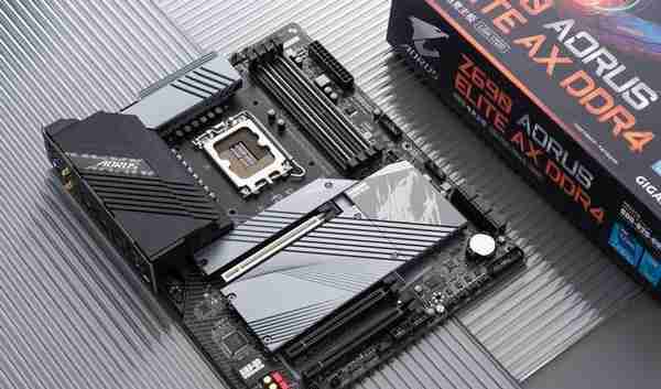 Z690旗舰中的爆款甜品，这款小雕很超值！技嘉Z690 AORUS ELITE AX DDR4主板测评