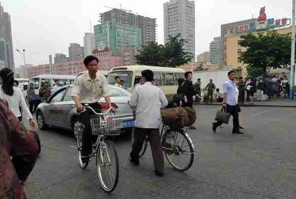 月薪三四百元，朝鲜人民为何幸福指数爆棚？朝鲜是个怎样的国家？