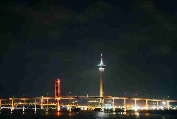 珠澳海湾夜游，领略不一样的璀璨夜景