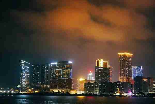 珠澳海湾夜游，领略不一样的璀璨夜景