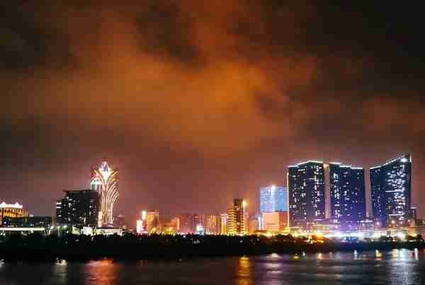 珠澳海湾夜游，领略不一样的璀璨夜景