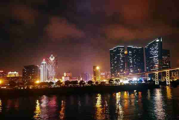 珠澳海湾夜游，领略不一样的璀璨夜景