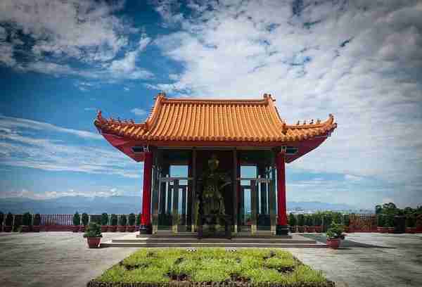 鸿恩寺是寺庙吗