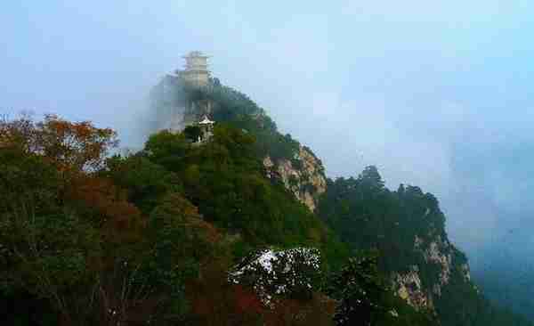 “东山再起”“寿比南山”，东山和南山，是哪两座山？