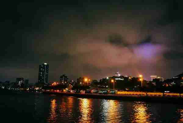 珠澳海湾夜游，领略不一样的璀璨夜景