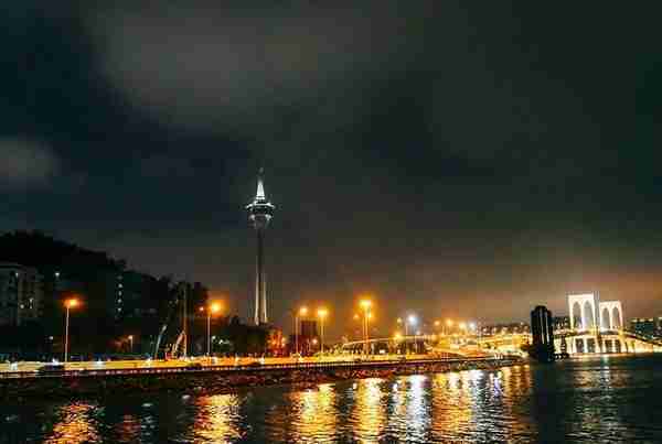 珠澳海湾夜游，领略不一样的璀璨夜景