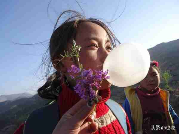 不必同情大山里那些每天吃土豆的孩子，他们的快乐比打工人多